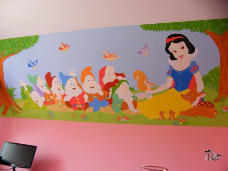 Alba ca Zapada si piticii